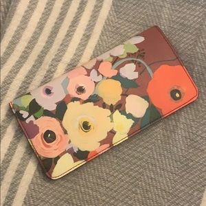 Bifold travel wallet